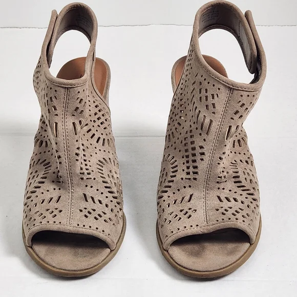 Indigo Rd. Irparca Open-Toe Punched Slingback Block Heel Sandals Size 8.5 US - Picture 3 of 9